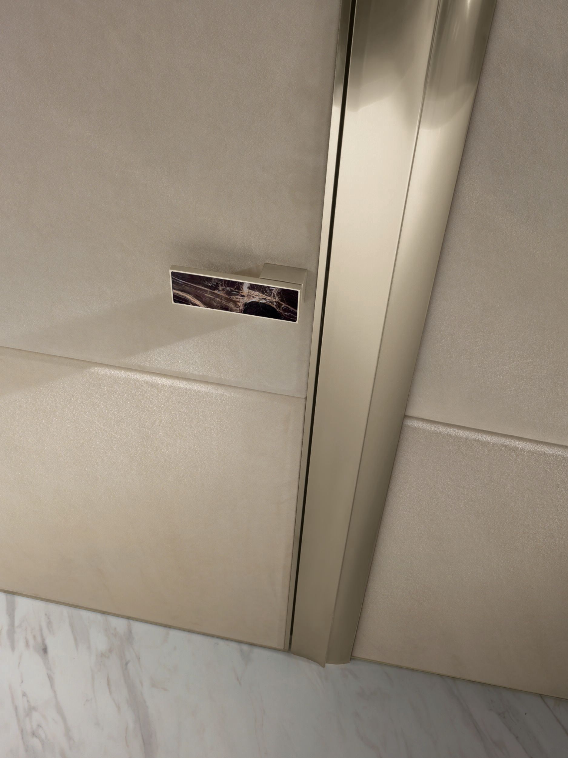 Кожаная распашная дверь Longhi Aluminiun Chic-Doors ARCH-00015073 - Вид №2