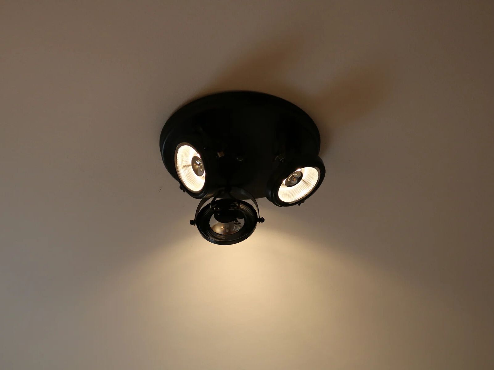 Регулируемая латунная потолочная лампа Authentage Lighting Centonze ARCH-00066506 - Вид №2