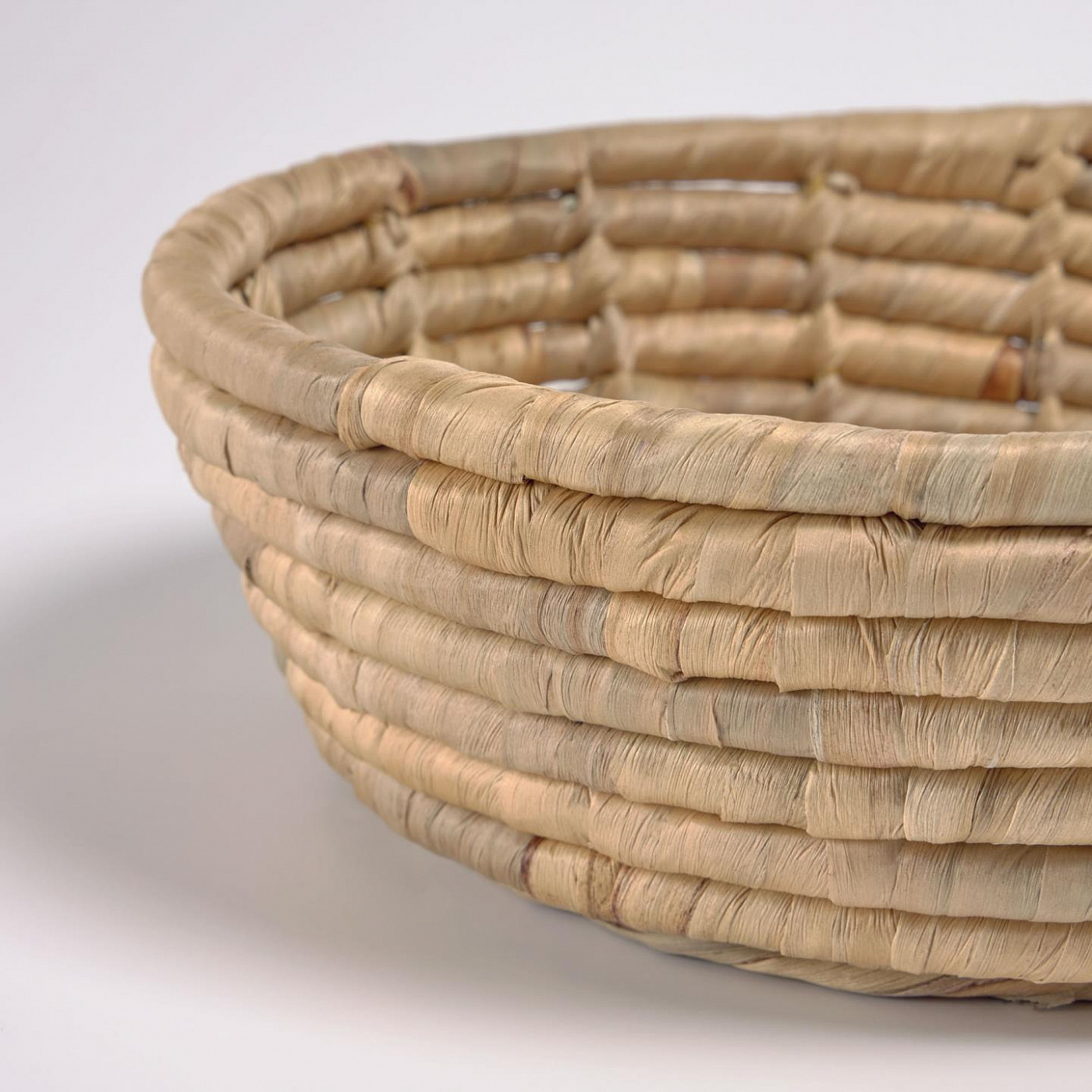 100211 Сервировочная корзинка из плетеного водяного гиацинта La Forma Colomba  - Вид №1