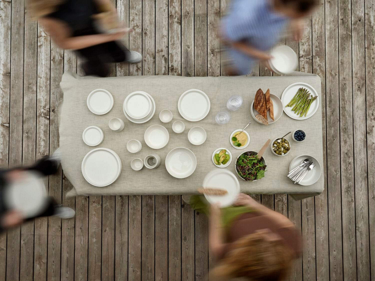 Фарфоровая круглая сервировочная тарелка ZONE DENMARK Eau ARCH-00152200