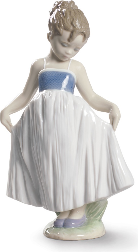 10669074 LLADRO Фигурка Lladro "Взгляни на мое платье" 12х20см Фарфор Lladró 