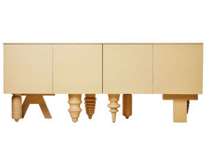 Шкаф из шпона ясеня с распашными дверями