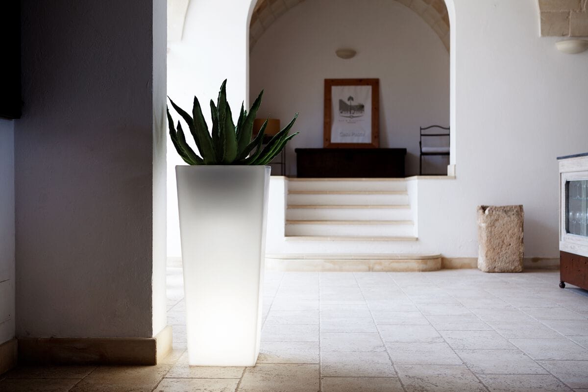 Высокий светящийся садовый горшок из полиэтилена Kloris EGIZIO LISCIO & RUSTICO ARCH-00004779 - Вид №1