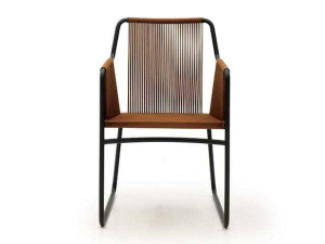 Садовый стул с подлокотниками