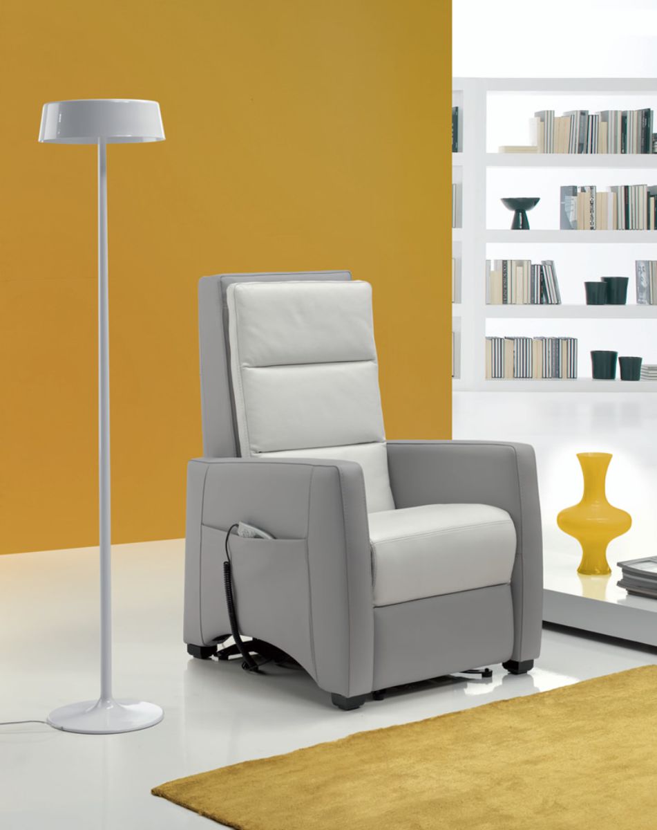 Массажно-Расслабляющие Кресло Lift 2 Motori Shiatsu Mf450 Spaziorelaxitalia  Dubai Dubai Lift 2 Motori Shiatsu Mf450 - Вид №1