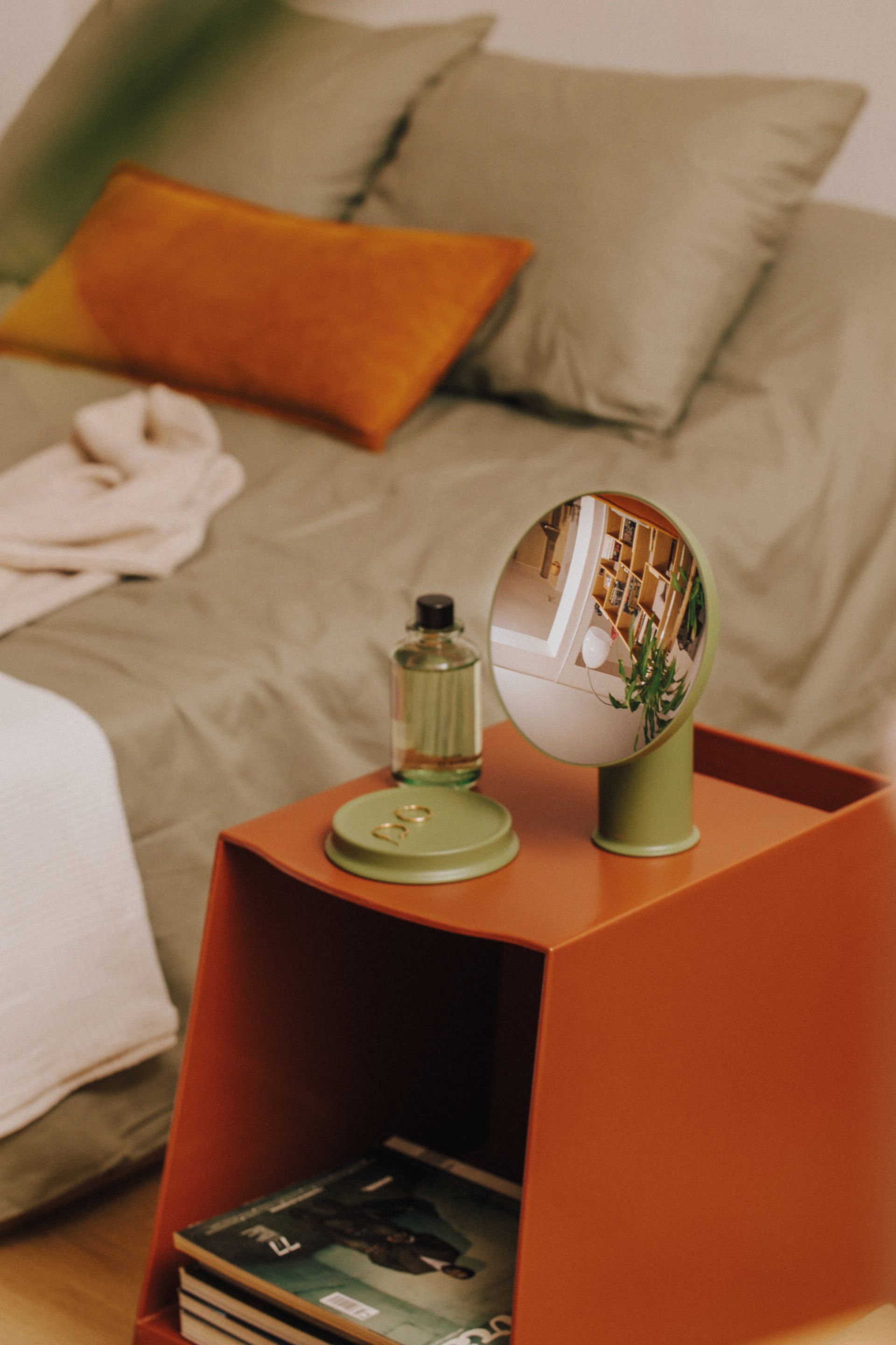 Столешница круглое увеличительное зеркало Cosmic Гейзер ARCH-00044037 - Вид №5